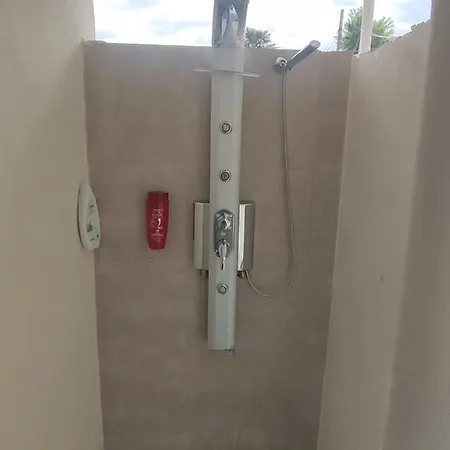 بيت للعطل Artzie. έξοχικο με τεράστιο εξωτερικό χώρο. *