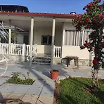 Artzie. έξοχικο με τεράστιο εξωτερικό χώρο. *