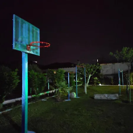 Holiday home Artzie. έξοχικο με τεράστιο εξωτερικό χώρο. *