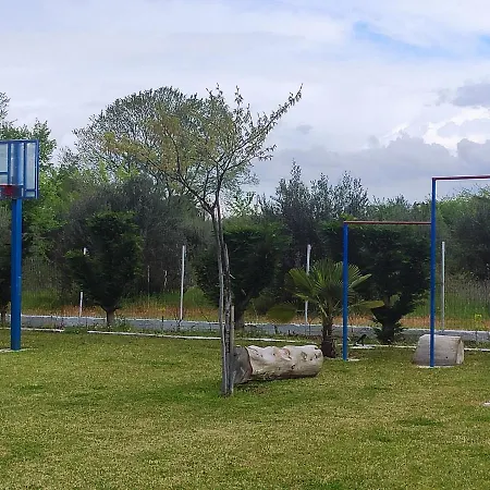 Artzie. έξοχικο με τεράστιο εξωτερικό χώρο. Holiday home Nea Kallikrateia