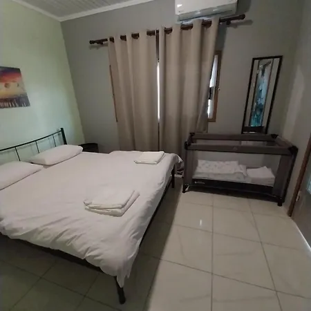 Artzie. έξοχικο με τεράστιο εξωτερικό χώρο. Casa vacanze