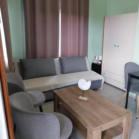 Artzie. έξοχικο με τεράστιο εξωτερικό χώρο. Holiday home *
