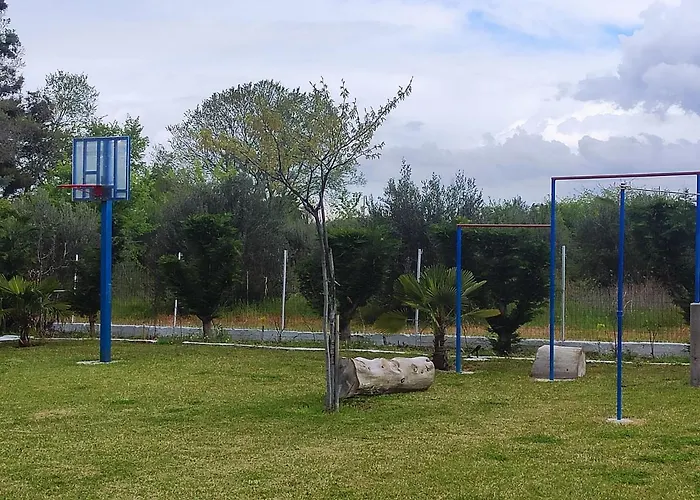 Artzie. έξοχικο με τεράστιο εξωτερικό χώρο. 펜션 Nea Kallikrateia