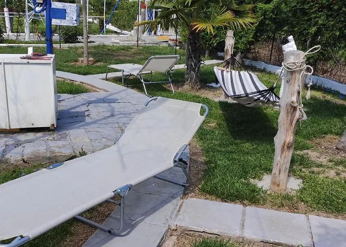 Artzie. έξοχικο με τεράστιο εξωτερικό χώρο.