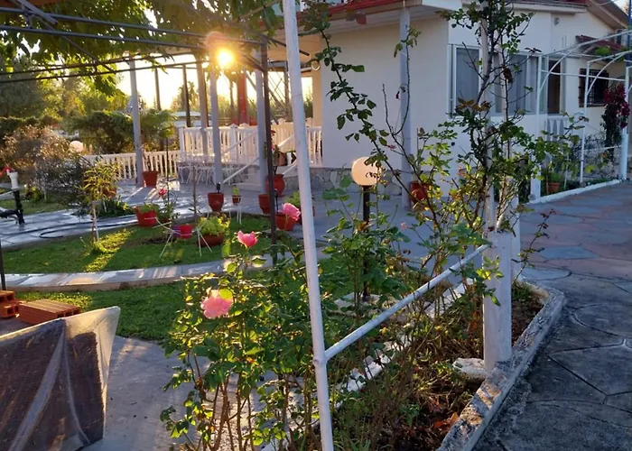 度假居 Artzie. έξοχικο με τεράστιο εξωτερικό χώρο.