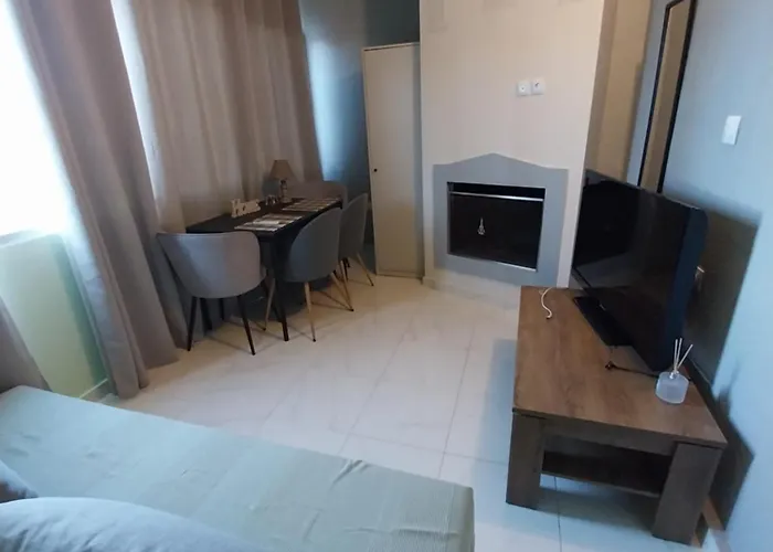 Artzie. έξοχικο με τεράστιο εξωτερικό χώρο.