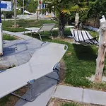 Artzie. έξοχικο με τεράστιο εξωτερικό χώρο.