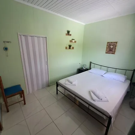 Artzie. έξοχικο με τεράστιο εξωτερικό χώρο. *