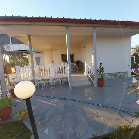 Casa de Férias Artzie. έξοχικο με τεράστιο εξωτερικό χώρο.